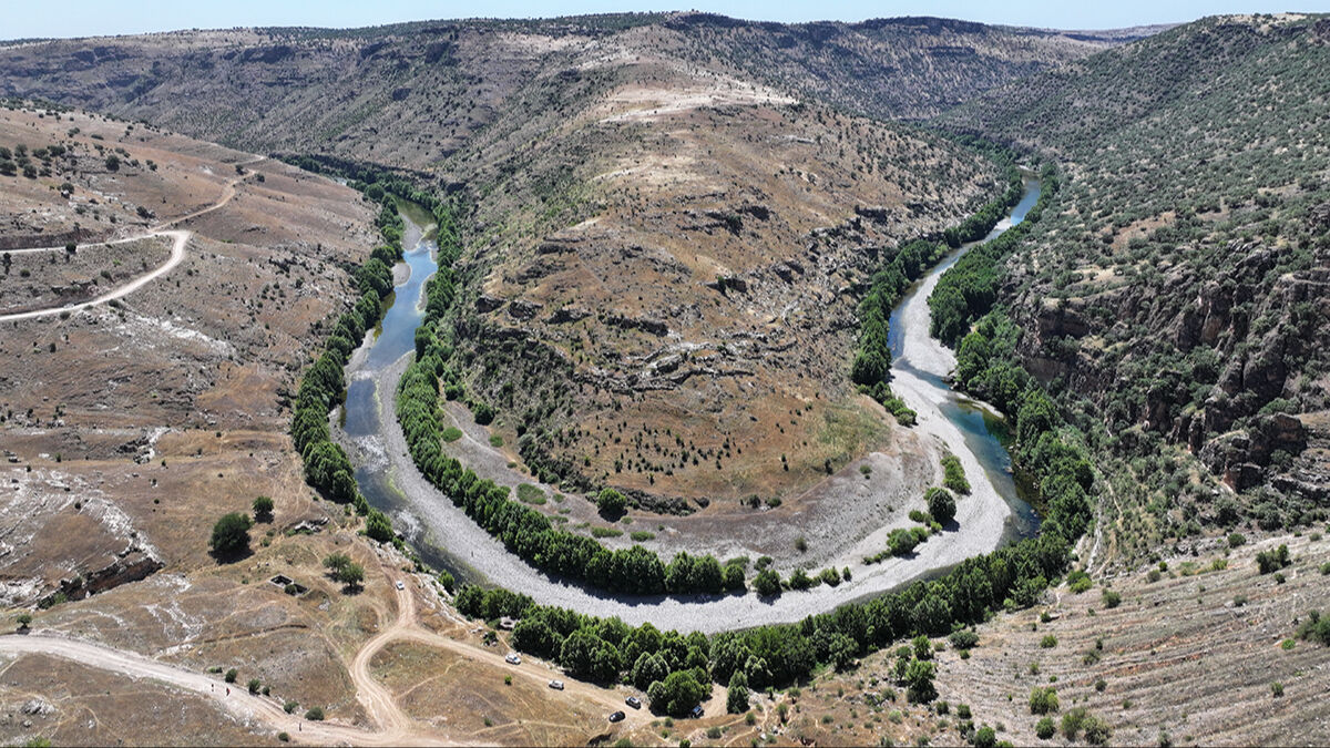 Saklı güzellik görenleri hayran bıraktı! Maldivleri aratmayan baraj gölü yeni gezi rotası oldu Saklı güzellik görenleri hayran bırakıyor! Maldivleri aratmayan baraj gölü ziyaret edenleri ferahlatıyor - 16. Resim