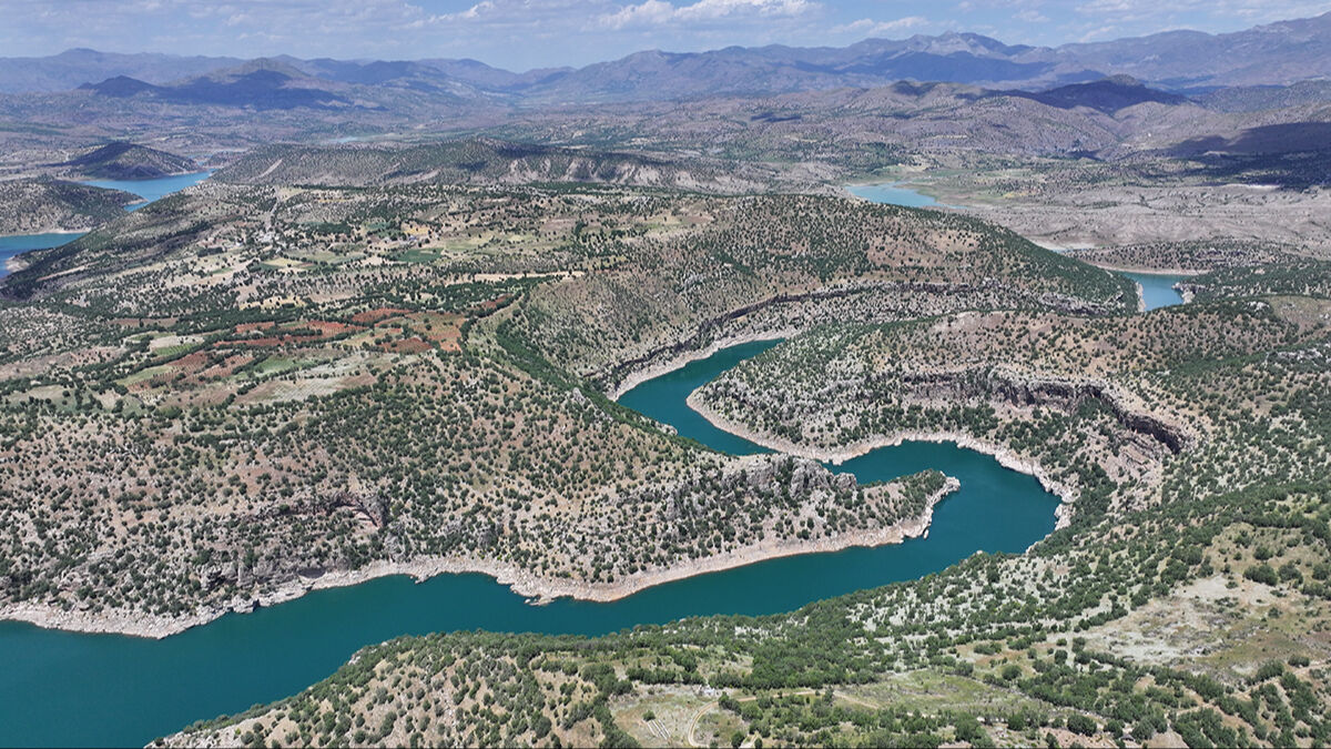 Saklı güzellik görenleri hayran bıraktı! Maldivleri aratmayan baraj gölü yeni gezi rotası oldu Saklı güzellik görenleri hayran bırakıyor! Maldivleri aratmayan baraj gölü ziyaret edenleri ferahlatıyor - 18. Resim