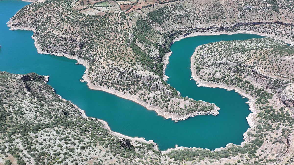 Saklı güzellik görenleri hayran bıraktı! Maldivleri aratmayan baraj gölü yeni gezi rotası oldu Saklı güzellik görenleri hayran bırakıyor! Maldivleri aratmayan baraj gölü ziyaret edenleri ferahlatıyor - 8. Resim