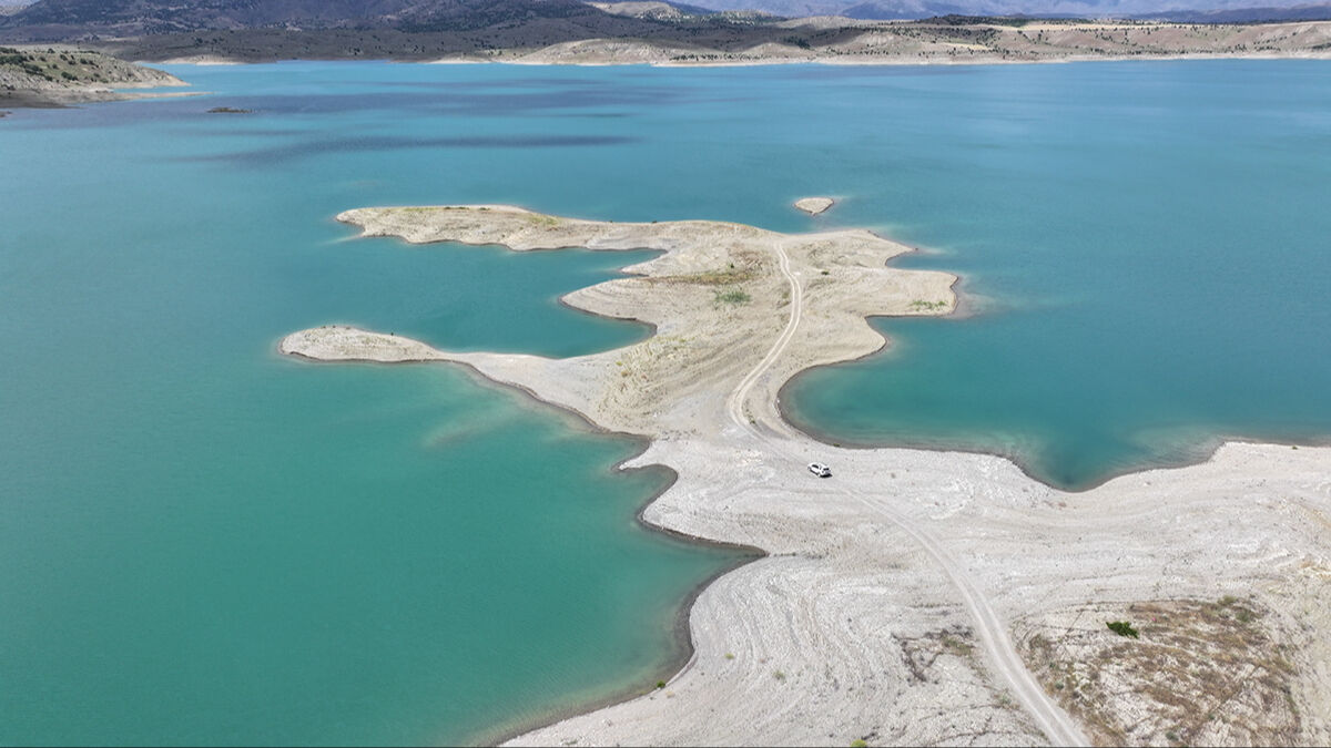 Saklı güzellik görenleri hayran bıraktı! Maldivleri aratmayan baraj gölü yeni gezi rotası oldu Saklı güzellik görenleri hayran bırakıyor! Maldivleri aratmayan baraj gölü ziyaret edenleri ferahlatıyor - 13. Resim