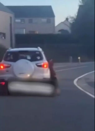 Sosyal medyayı ayağa kaldıran görüntü! Köpeği kilometrelerce sürükleyip öldürdü - 1. Resim