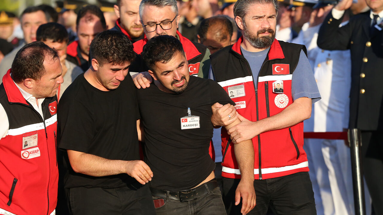 Türkiye 12 şehidine ağlıyor! Mağaradaki '2 dakika' detayı ortaya çıktı - 1. Resim