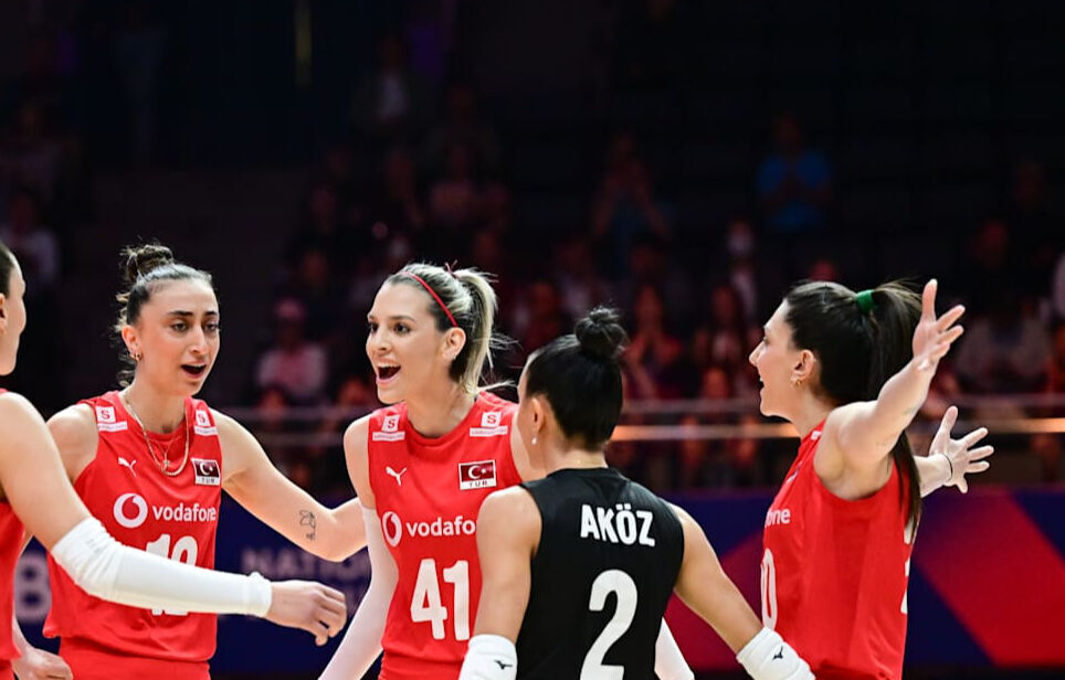 Alexia Carutasu neden kadroda yok?  Voleybol milli takım kadrosunda yer almadı Alexia Carutasu neden kadroda yok?  Voleybol milli takım kadrosunda yer almadı - 1. Resim