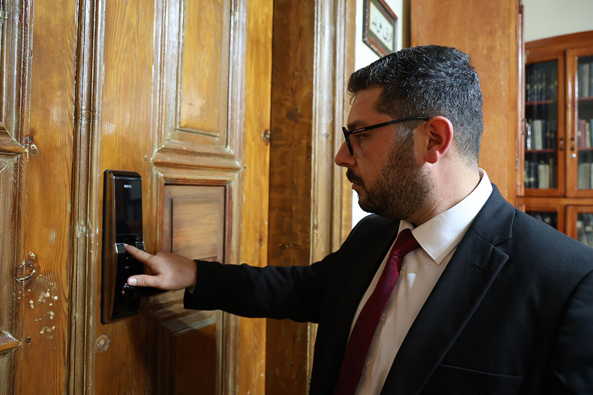 Arkasında paha biçilmez belgeler var! Ülkenin en iyi korunan kütüphanesi - 1. Resim