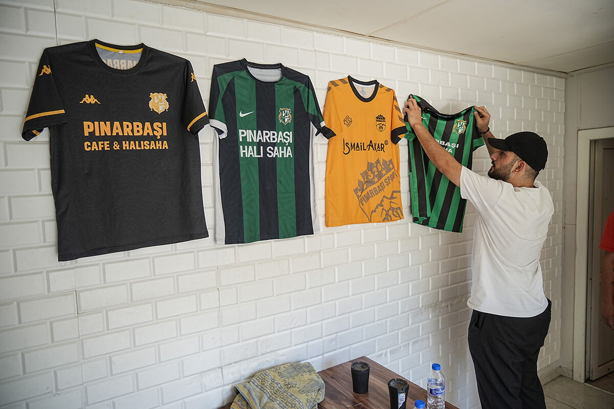 Başkan malzeme nöbeti tutuyor! Apar topar boşaltılan spor kulübü ortada kaldı - 6. Resim