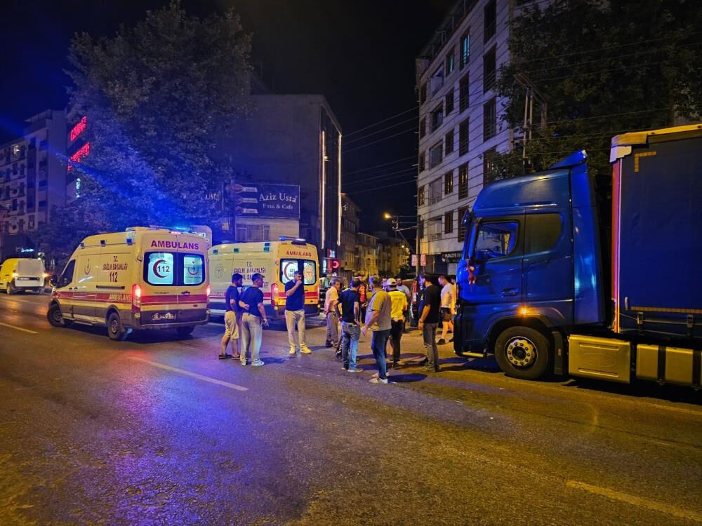 Bursa'da korkunç kaza! Kafası tırın altında sıkıştı, kurtarıldı... - 1. Resim