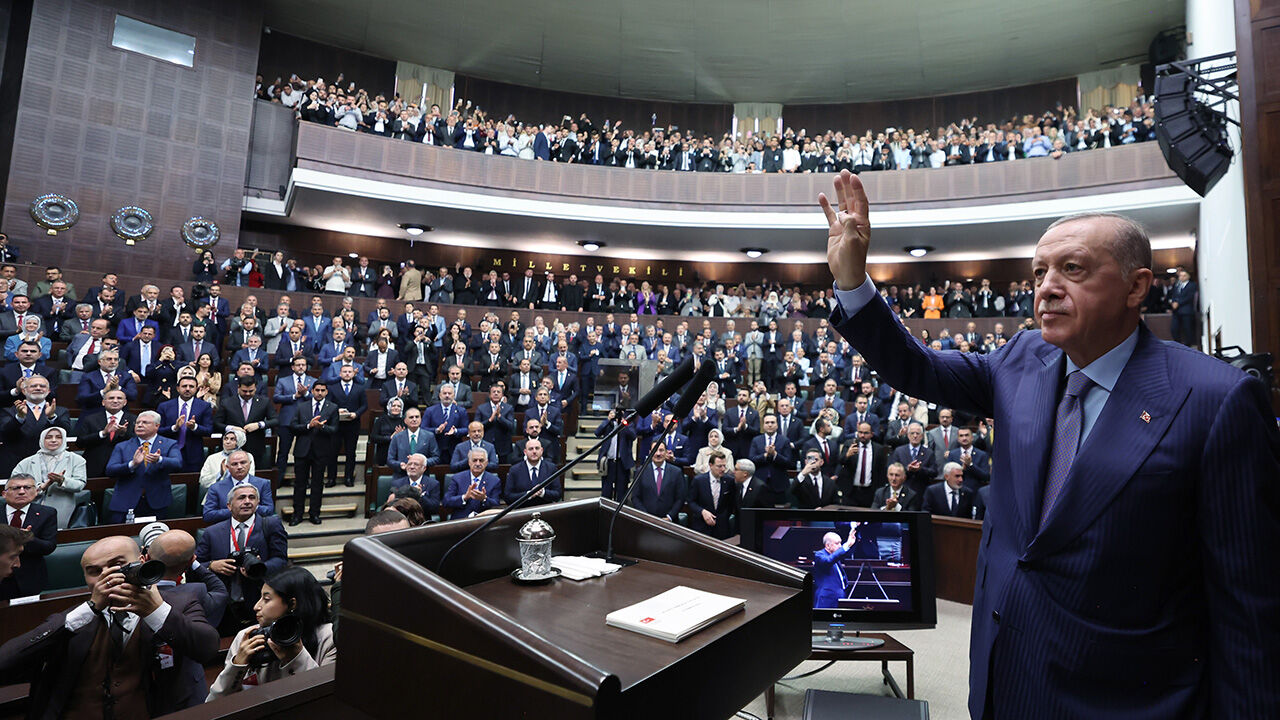Erdoğan'dan Özgür Özel'e: CHP'nin en son kurbanı baklava oldu - 2. Resim