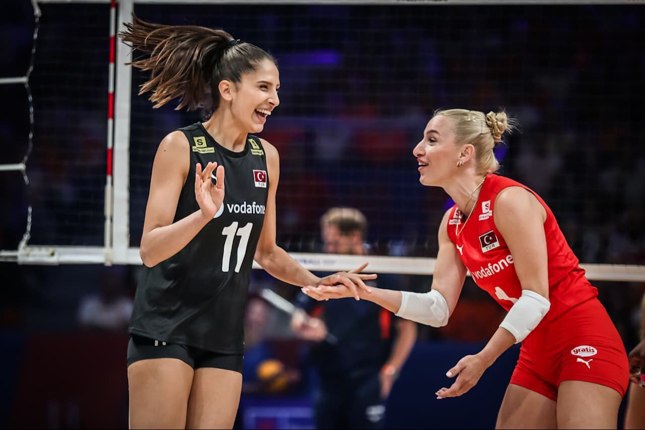 Filenin Sultanları Milletler Ligi'nde finali garantiledi! A Milli Kadın Voleybol Takımı Hollanda'yı 3-0 mağlup etti - 1. Resim
