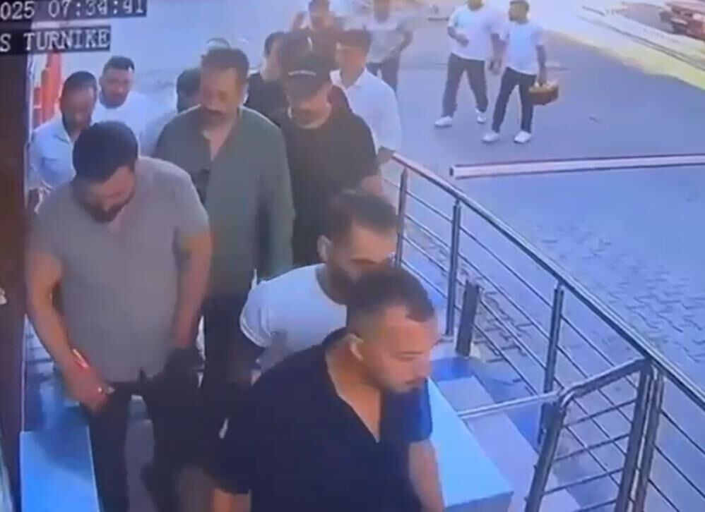 Görüntüler Esenyurt'tan geldi! Adamlar baskına gitti - 3. Resim