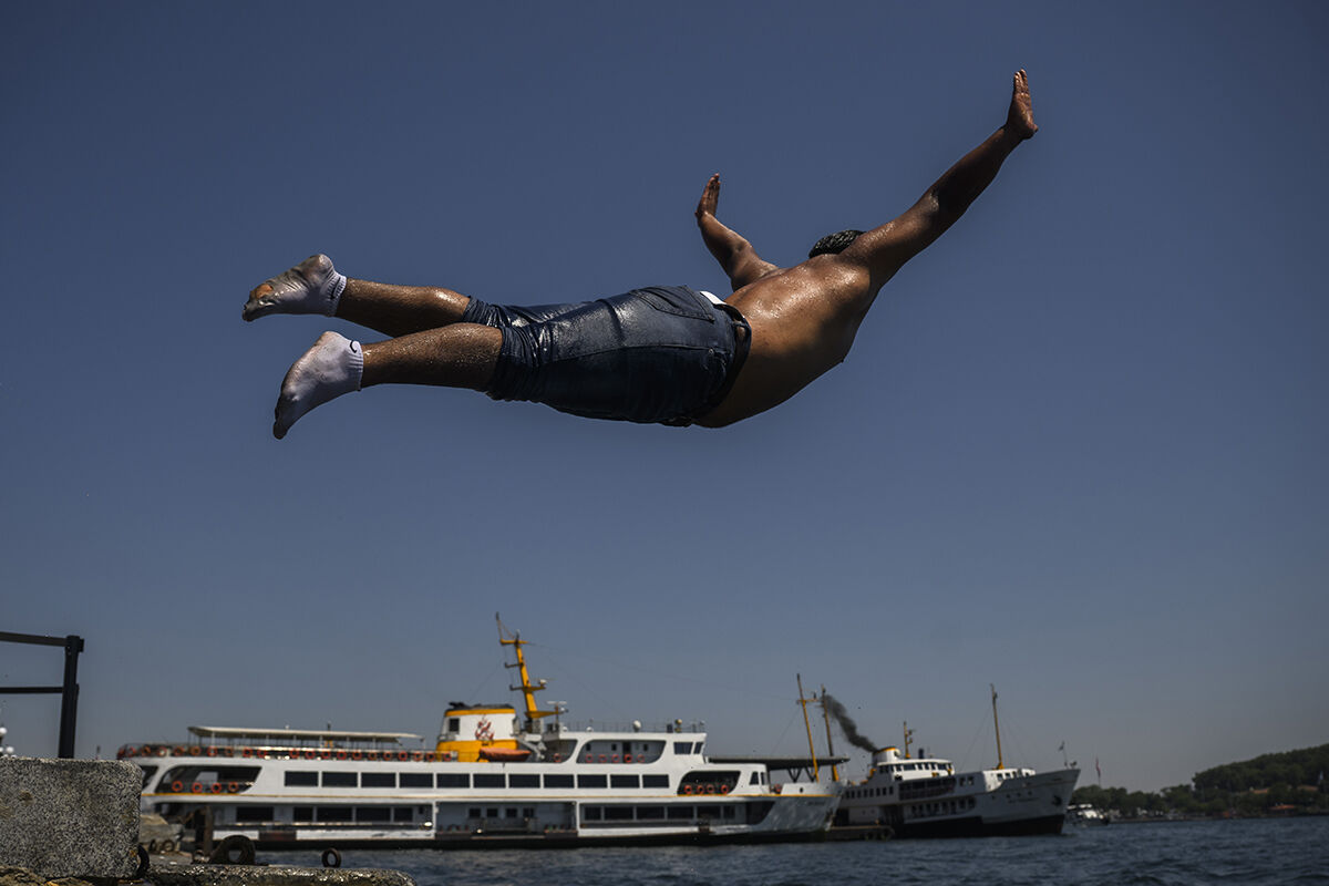 Sıcaktan bunalan Boğaz'a kendi bıraktı! Termometreler zirveyi gördü - 2. Resim