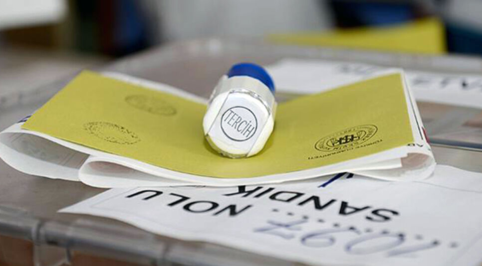 Tartışmalar sürerken son anket yayınlandı! Zirvedeki parti, rakibine 3 puanlık fark attı - 1. Resim