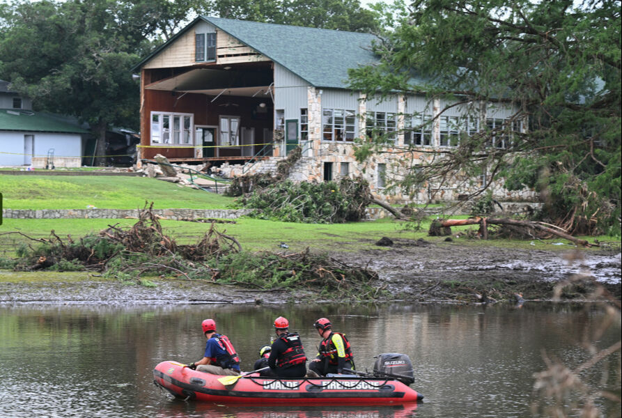 Teksas'taki sel felaketinde bilanço ağırlaşıyor! Ölü sayısı 111'e yükseldi, en az 172 kişinin akıbeti bilinmiyor - 1. Resim