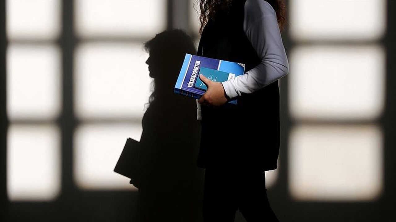 Üniversitelerin katkı payları ile öğrenim ücretleri belli oldu Üniversitelerin katkı payları ile öğrenim ücretleri belli oldu