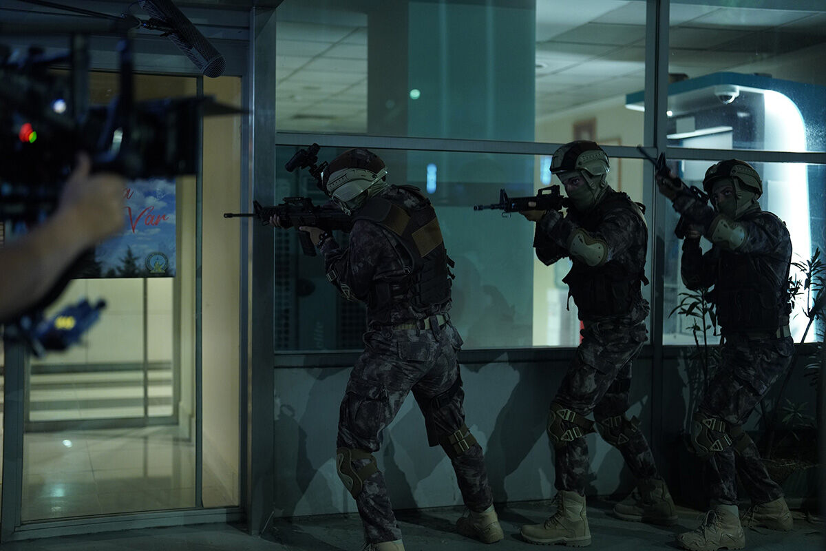 Ünlü isimler unutulmayan gece için bir araya geldi! 