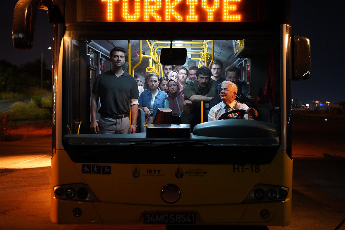 Ünlü oyuncu Zafer Algöz 15 Temmuz'u anlattı: Birdenbire silah sesleri duymaya başladık - 1. Resim