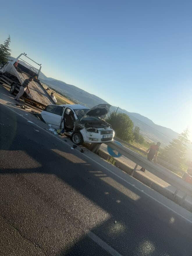Üsteğmen ve eşini trafik kazası ayırdı! Otomobilin arkasındaki yazı yürek sızlattı - 2. Resim