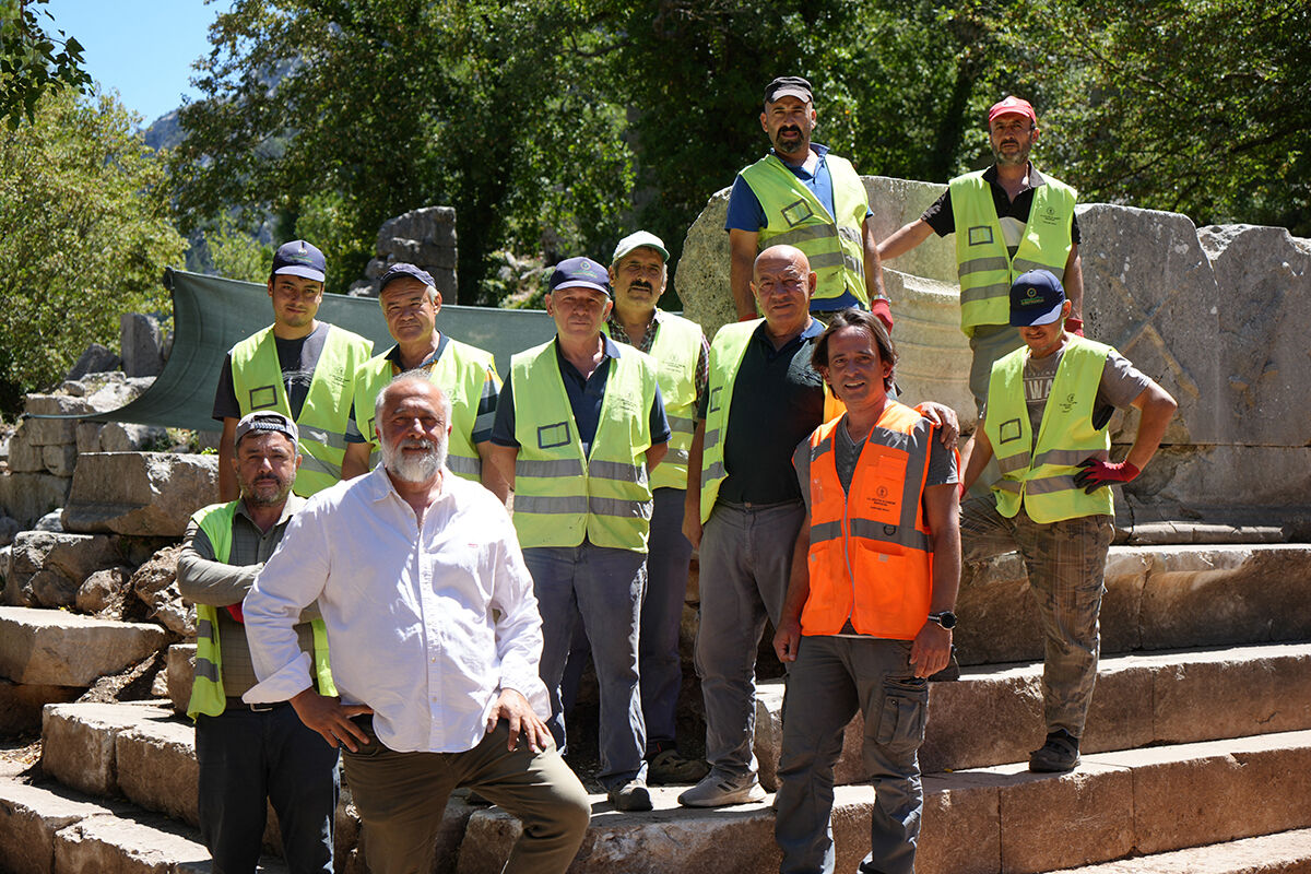 Üzerini otlar kaplamıştı! Binlerce yıldır burada... Seneler sonra ilk kazma vuruldu - 2. Resim