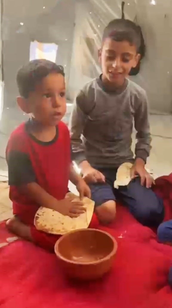 7 ay sonra ilk kez yediler! Gazze'de insanlık dramı - 2. Resim