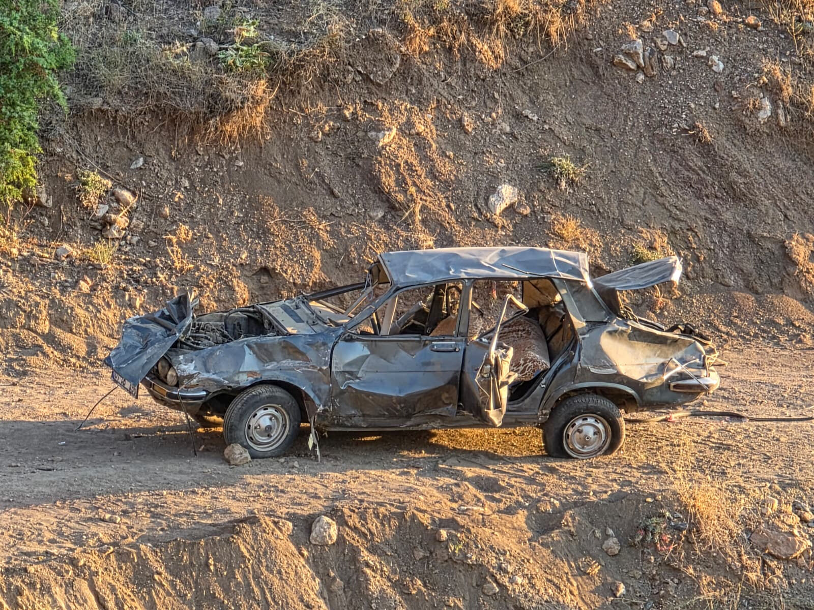 Adana’da korkunç kaza! Otomobil uçuruma yuvarlandı, bilanço ağır - 1. Resim