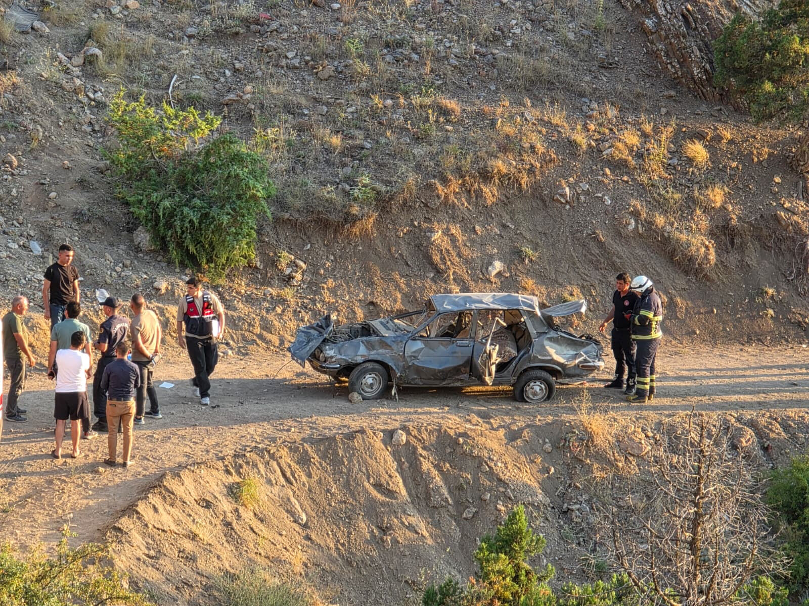 Adana’da korkunç kaza! Otomobil uçuruma yuvarlandı, bilanço ağır - 2. Resim