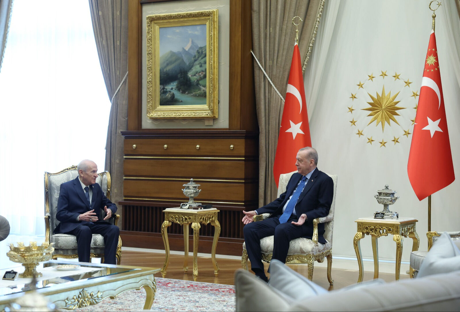 Beştepe'de sürpriz görüşme! Cumhurbaşkanı Erdoğan, Bahçeli'yi kabul etti - 1. Resim