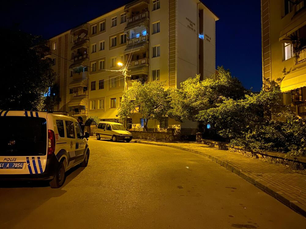 Çocuğu gürültü yapan kadın, alt kattaki komşu tarafından bıçaklandı! - 1. Resim