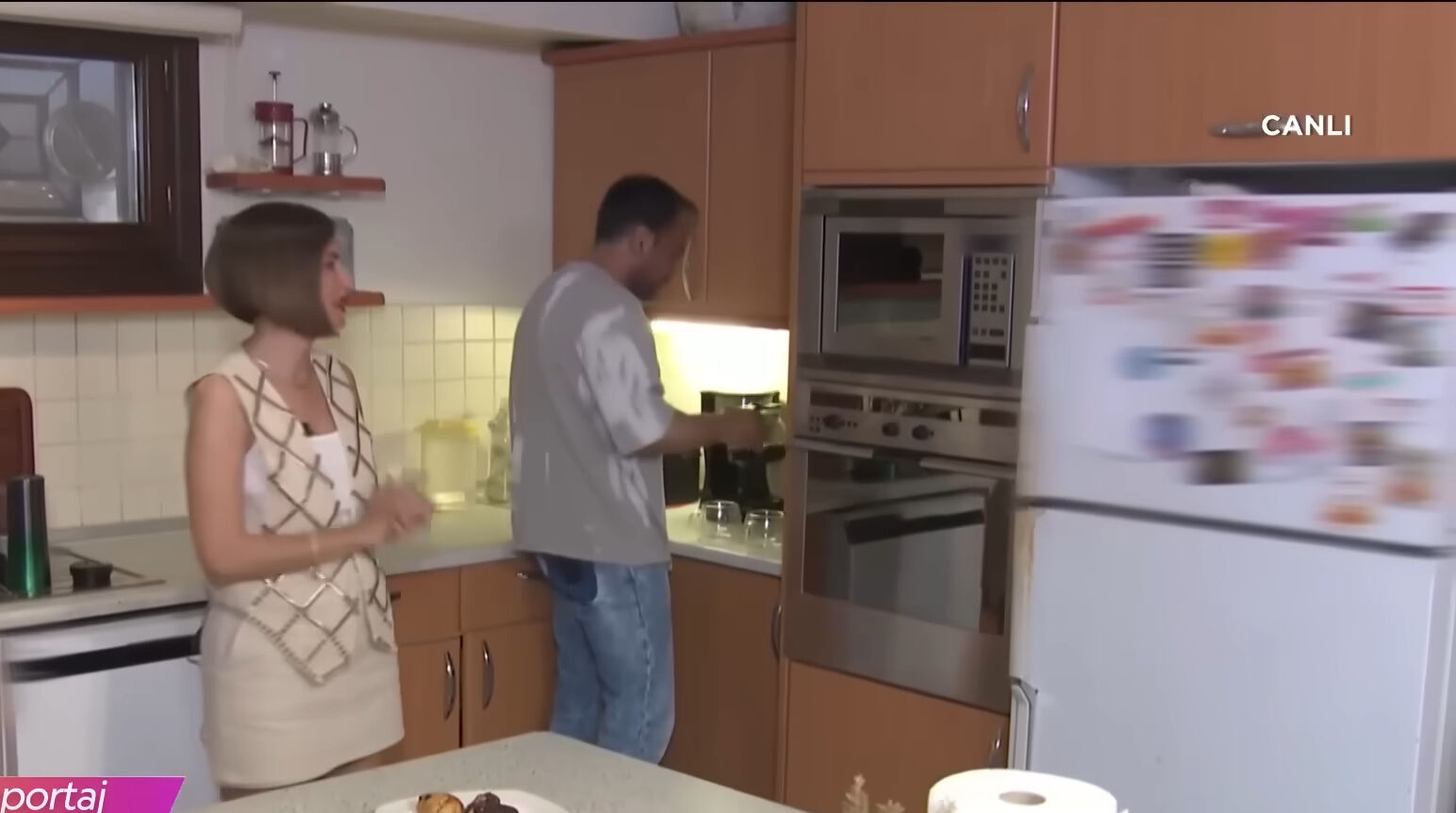 Emre Altuğ evinin kapılarını ilk kez açtı! Detaylar sosyal medyada gündem oldu: Bir bakan bir daha baktı... - 7. Resim