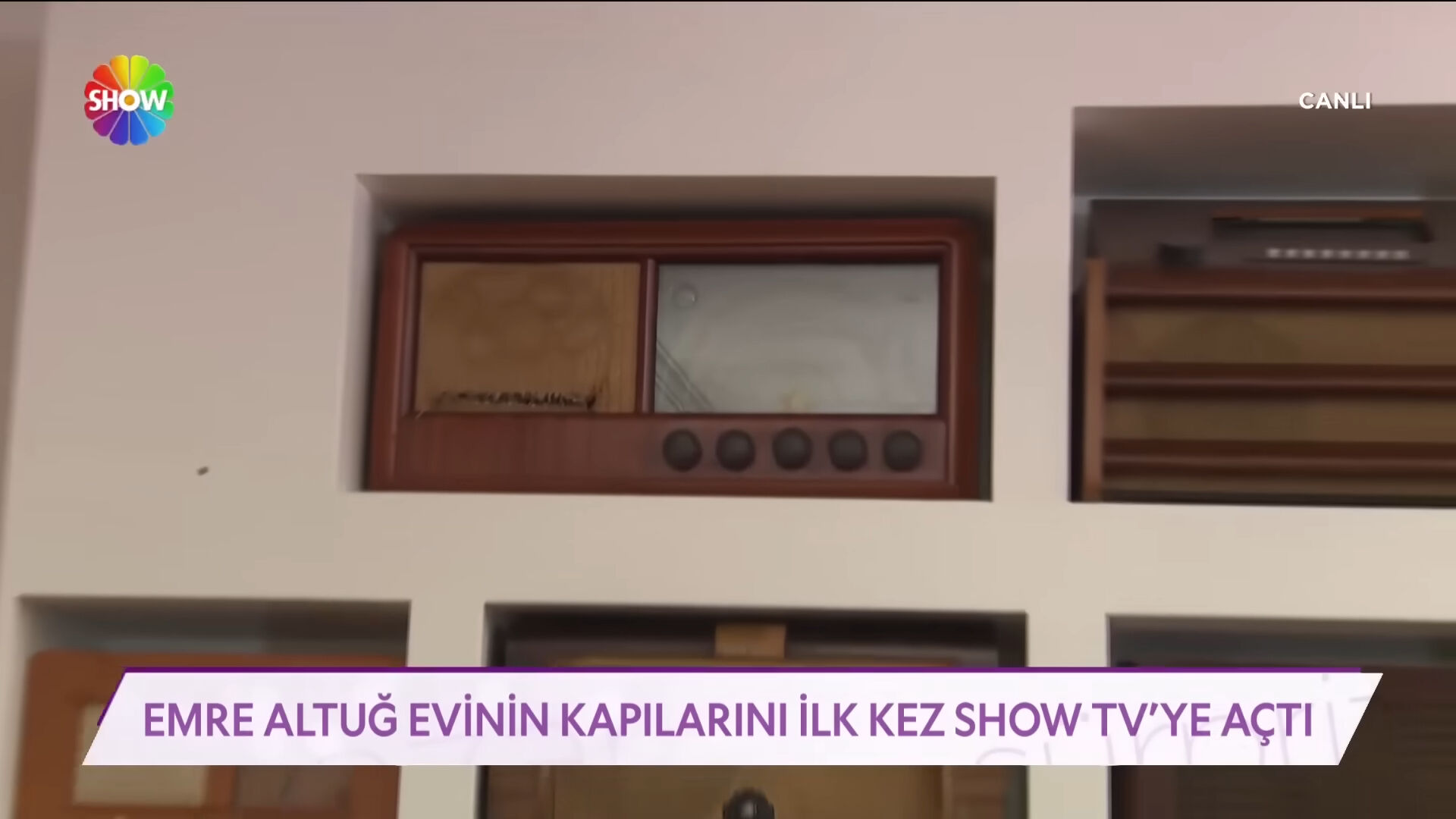 Emre Altuğ evinin kapılarını ilk kez açtı! Detaylar sosyal medyada gündem oldu: Bir bakan bir daha baktı... - 3. Resim