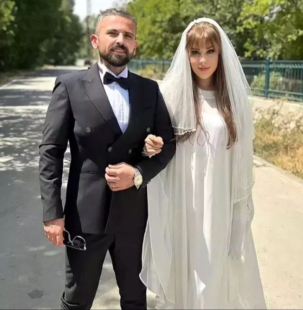 Ferdi Tayfur’un mirasında kriz büyüyor! Mağazalarını tek tek kapatan Tuğçe Tayfur duruşma sonrası sessizliğini bozdu - 1. Resim