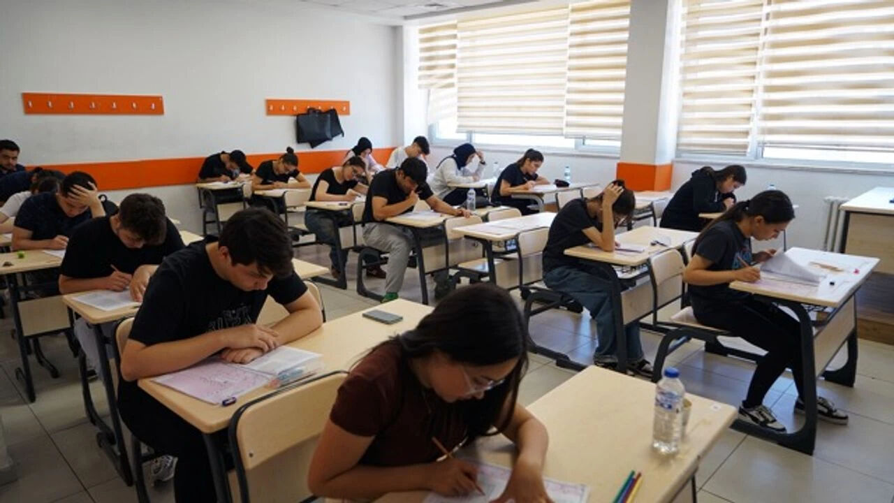 LGS sonuçları açıklanıyor! Lise taban puanları belli oldu mu? Tercih yaparken puan mı yüzdelik dilim mi önemli? - 4. Resim