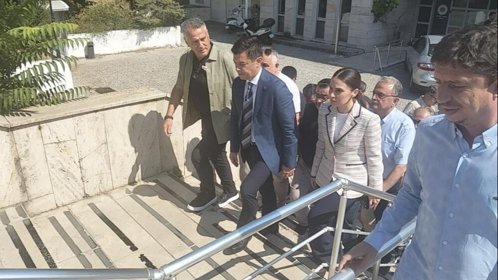 Polis kalkanına yumruk atmıştı! Hakim karşısına &ccedil;ıkan Acar &Uuml;nl&uuml;: Karşımdakinin kadın olduğunu fark etmedim - 2. Resim