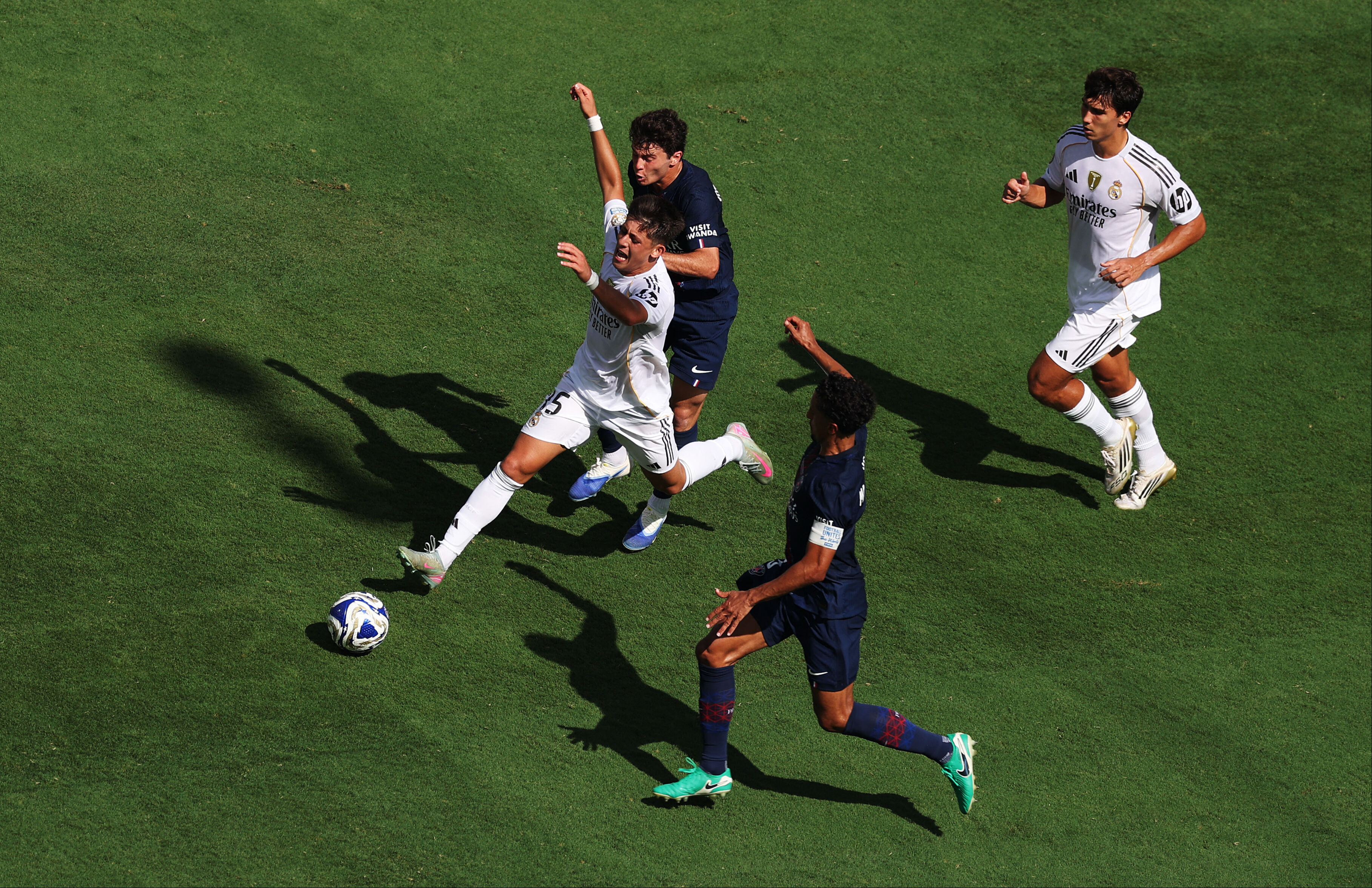Real Madrid darmadağın! Herkes Arda Güler'in o fotoğrafını konuşuyor - 1. Resim