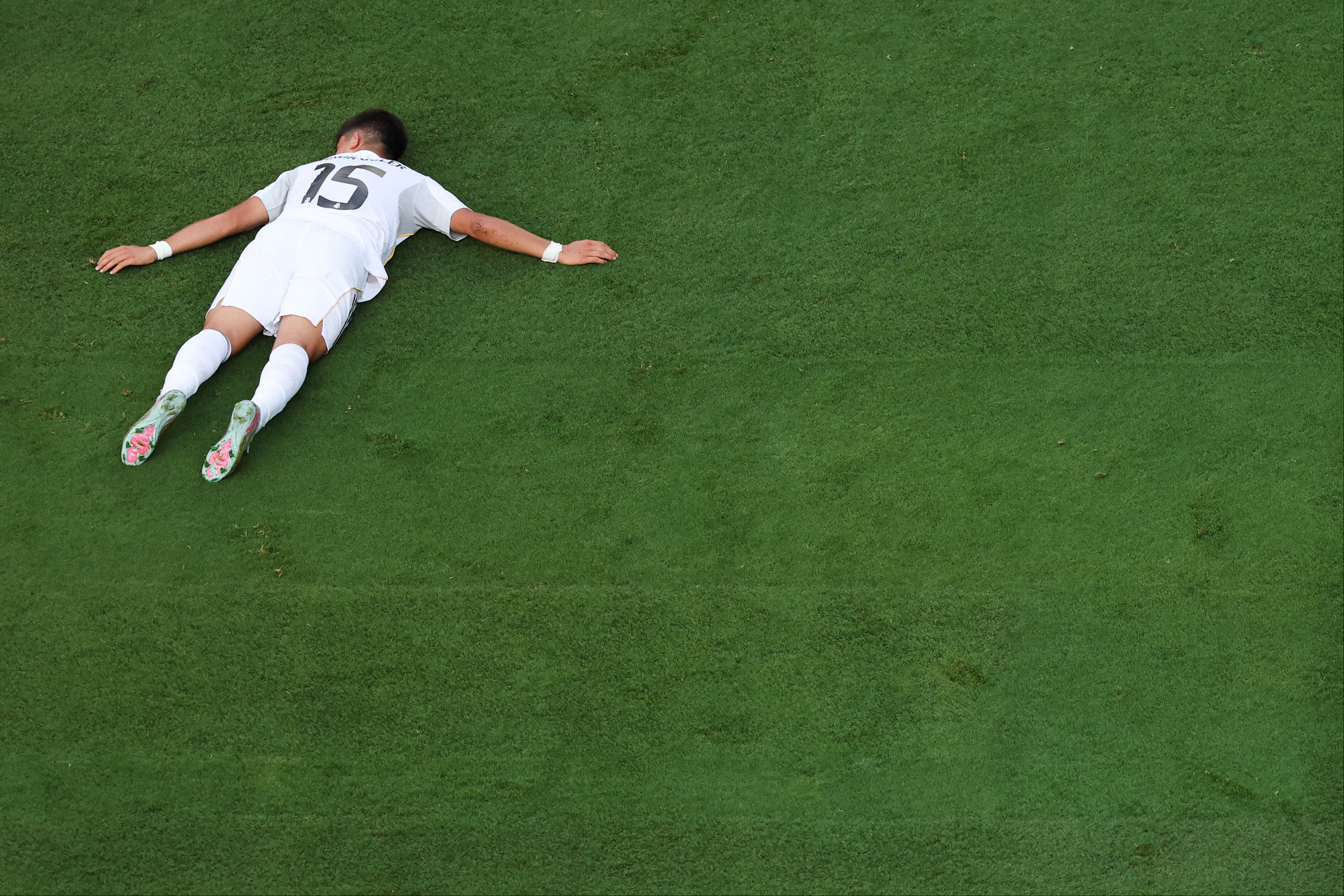Real Madrid darmadağın! Herkes Arda Güler'in o fotoğrafını konuşuyor - 2. Resim