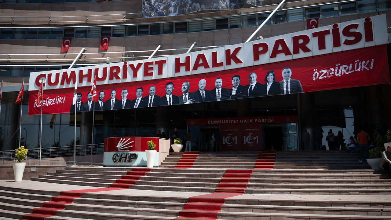 Rüşvet operasyonlarının ardından talimat vermişti! Özgür Özel, 412 belediye başkanıyla bir araya geldi - 1. Resim