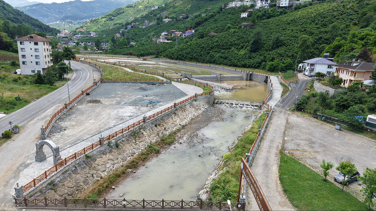 Tedbirler işe yaramadı, şehir tehlike altında! Ünlü göl bataklığa dönüşmek üzere... Uzman isim çözüm yolunu anlattı - 1. Resim