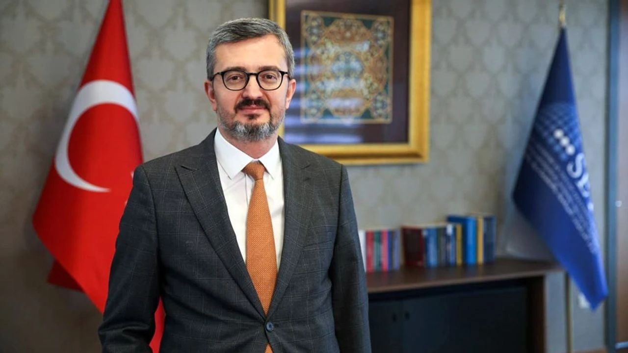 Yeni İletişim Başkanı Burhanettin Duran'dan ilk açıklama: Mutluluk duyuyorum Yeni İletişim Başkanı Burhanettin Duran'dan ilk açıklama: Mutluluk duyuyorum
