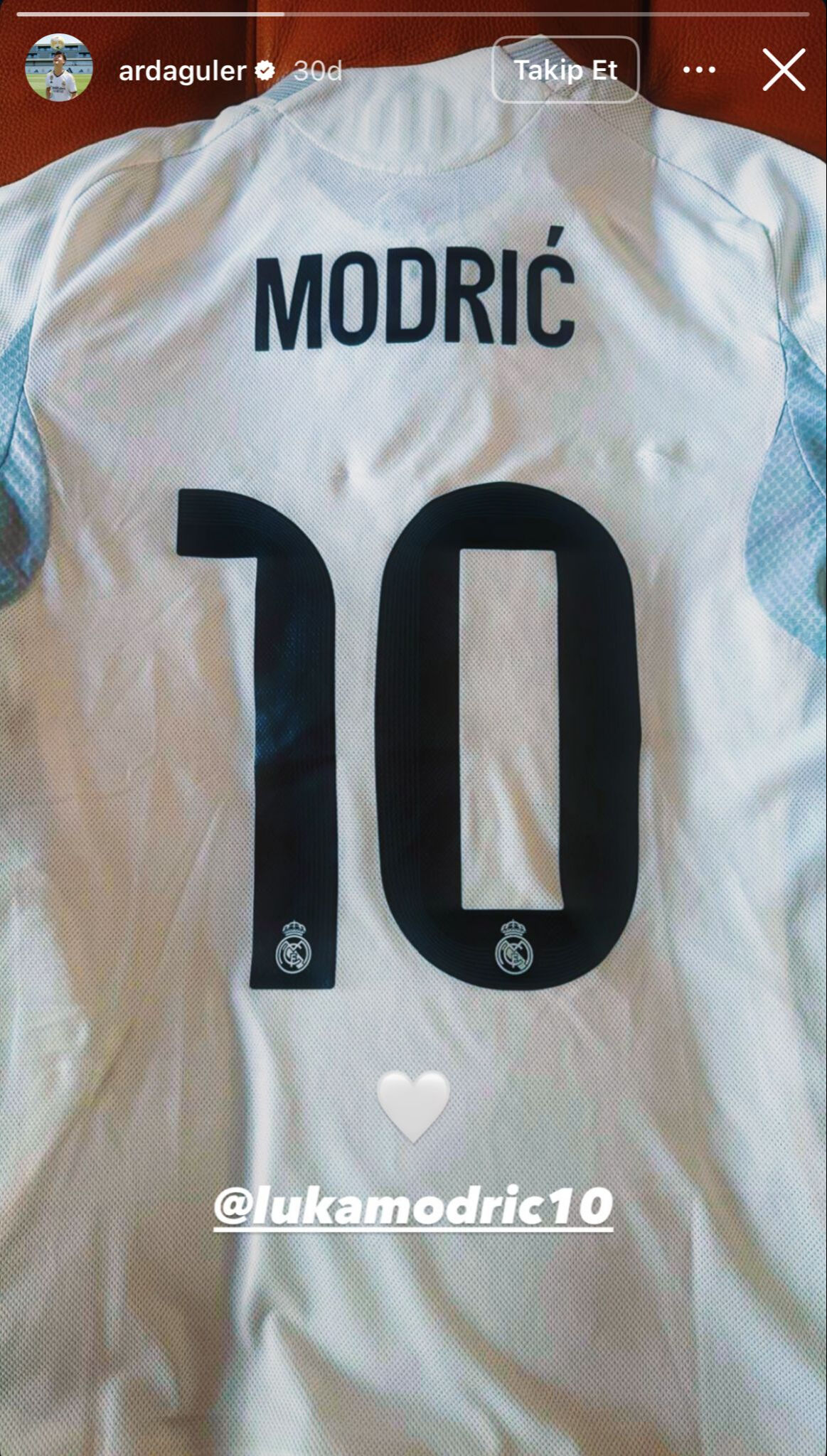 Arda Güler'in Luka Modric'e vedası gündem oldu! Herkes o anları konuşuyor - 1. Resim