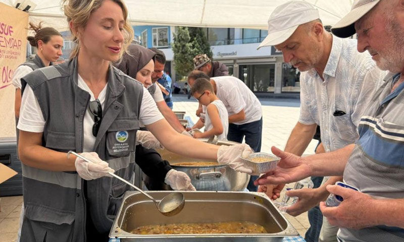 Kazanın başında birlik oldular! Vatandaş sıraya girdi, tam 40 bin kişiye dağıtıldı - 1. Resim