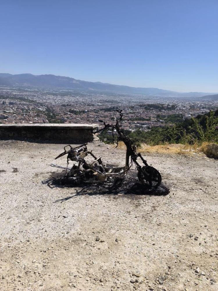 Sıfır aldığı motosikletine doyamadı! 40 bin lira parasından da oldu - 2. Resim