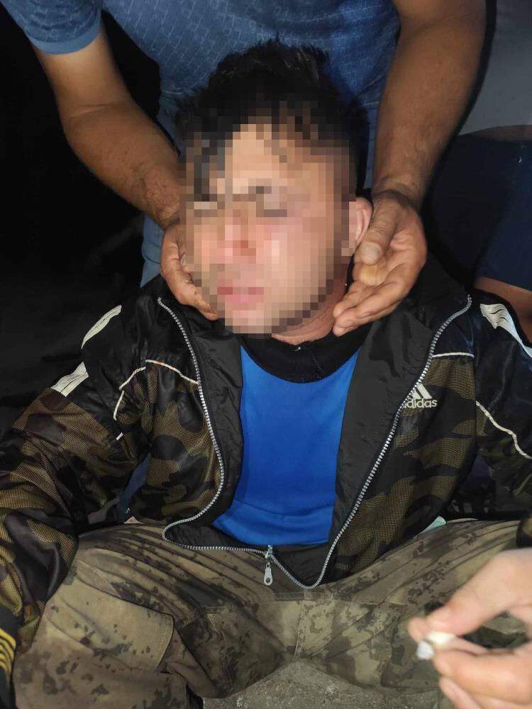 'Utanıyor musunuz' Mahalleli suçüstü bastı! Elleri kolları bağlandı... - 2. Resim