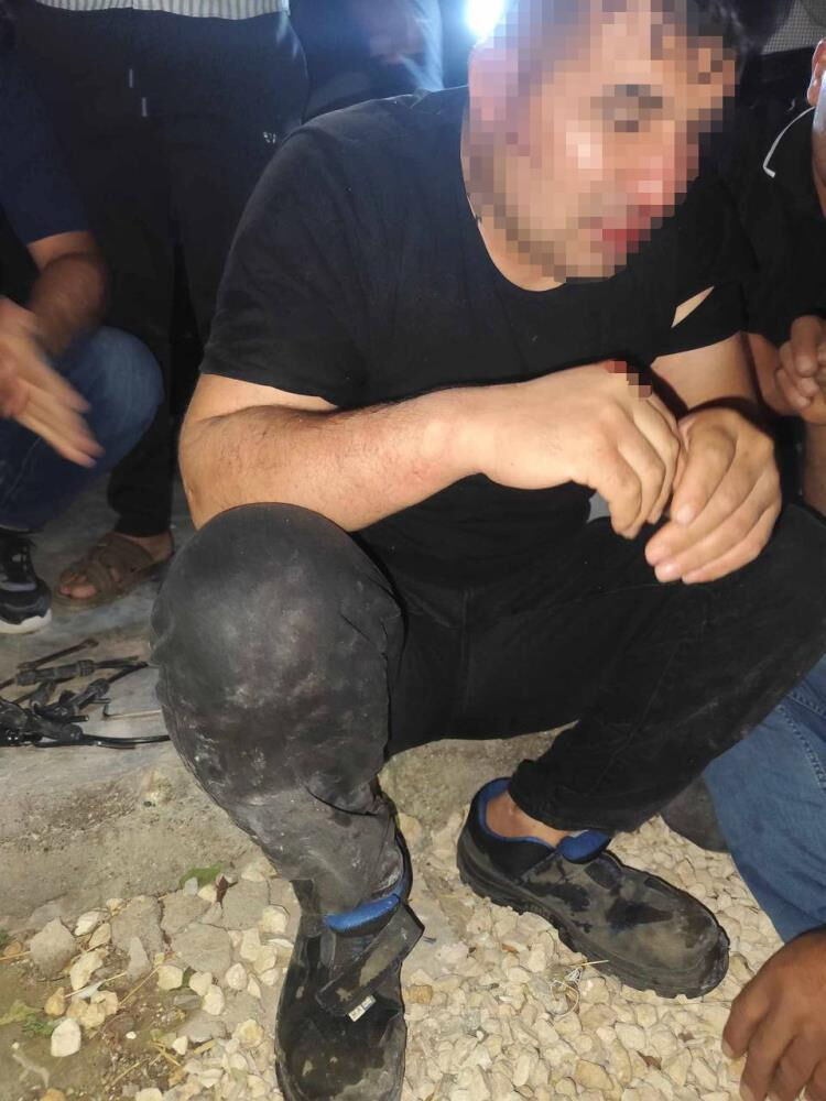 'Utanıyor musunuz' Mahalleli suçüstü bastı! Elleri kolları bağlandı... - 1. Resim