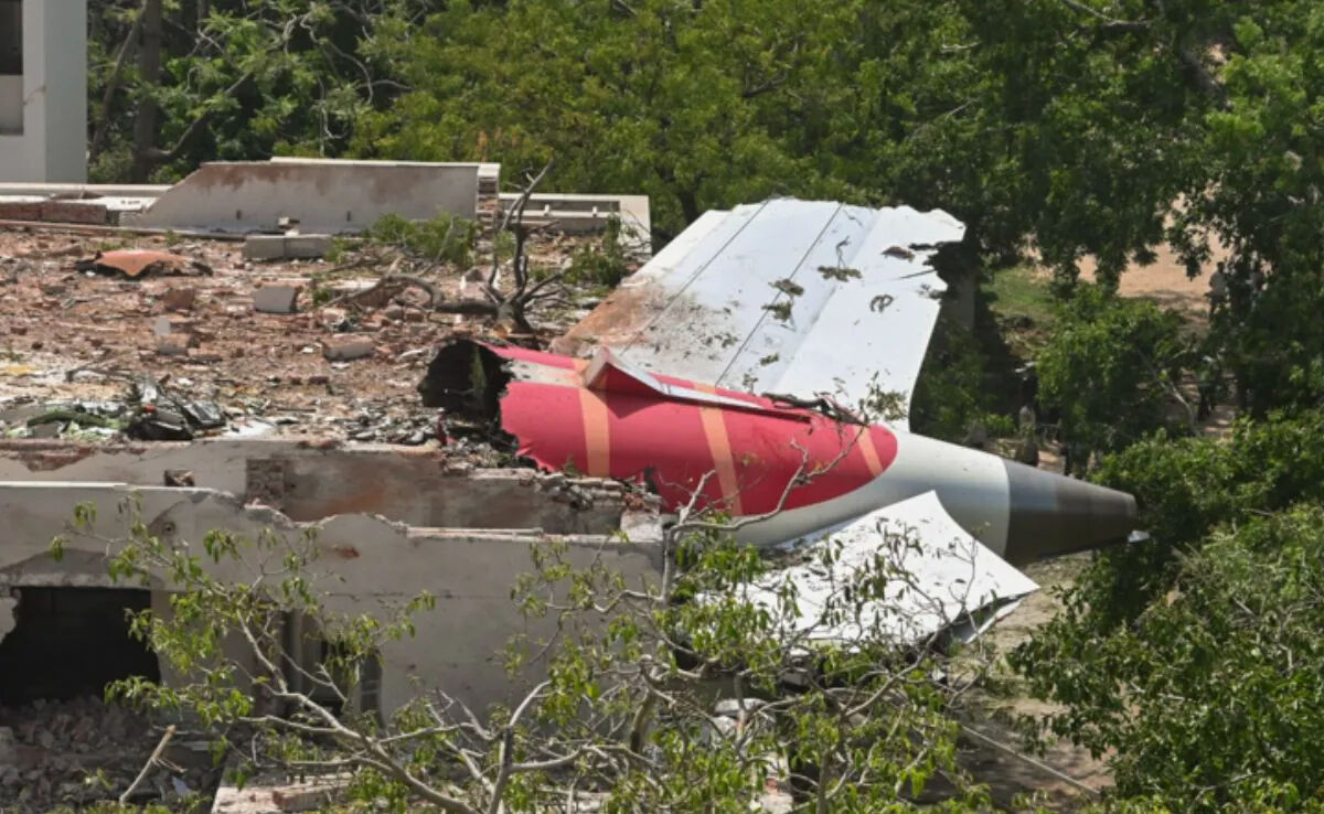 270 kişiye mezar olmuştu! Air India faciasında şok iddia: Yakıt kesilmiş - 2. Resim