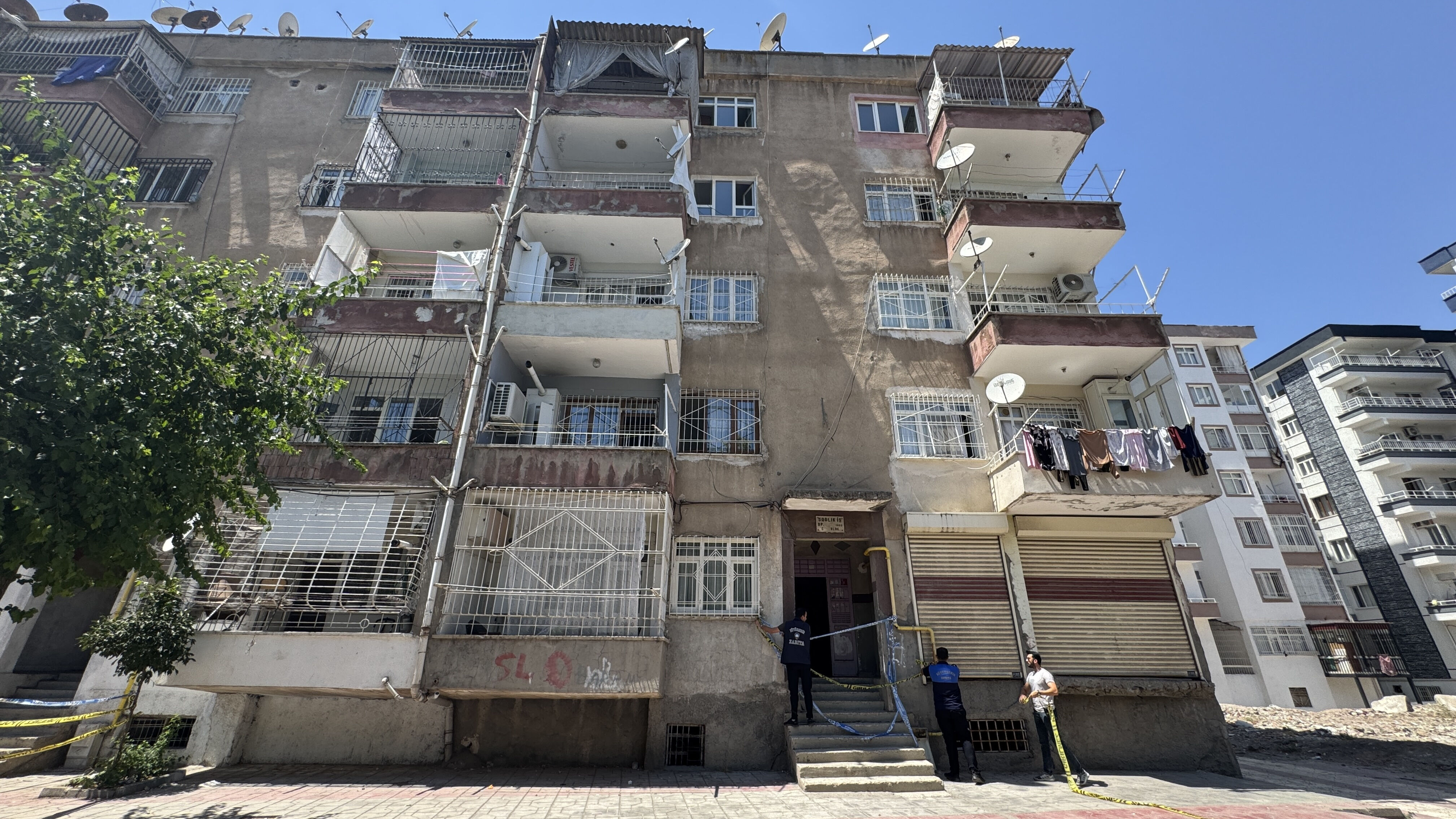 Deprem korkusuyla tahliye edilmişti! Hissedilen sarsıntı psikolojik mi gerçek mi? Gizemli bina olayı çözüldü - 1. Resim