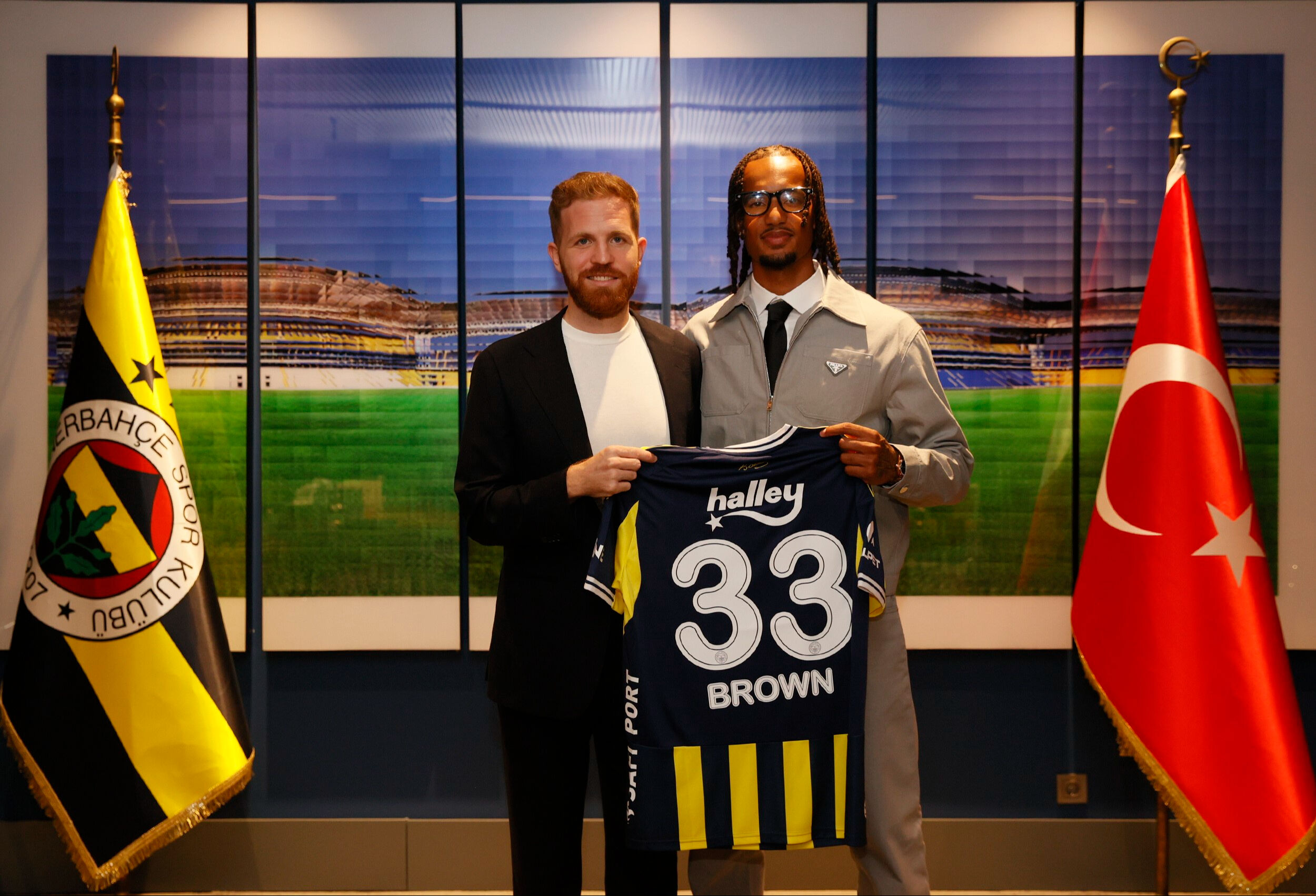 Fenerbahçe genç sol beki kadrosuna kattı! Archie Brown ile 3+1 yıllık sözleşmeye imzayı attı - 1. Resim