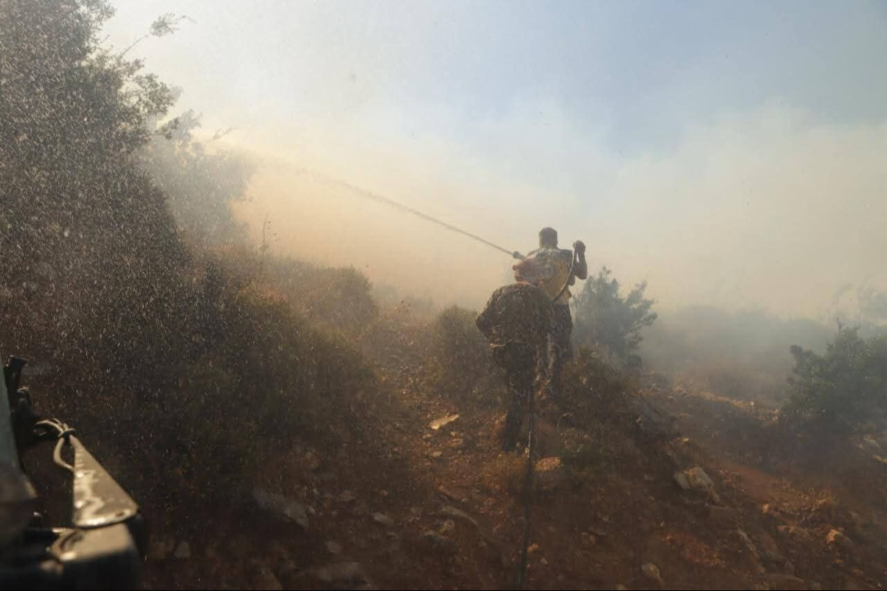 Lazkiye'de çıkan yangın sınıra doğru ilerliyor! Keseb Sınır Kapısı geçici olarak kapatıldı - 2. Resim