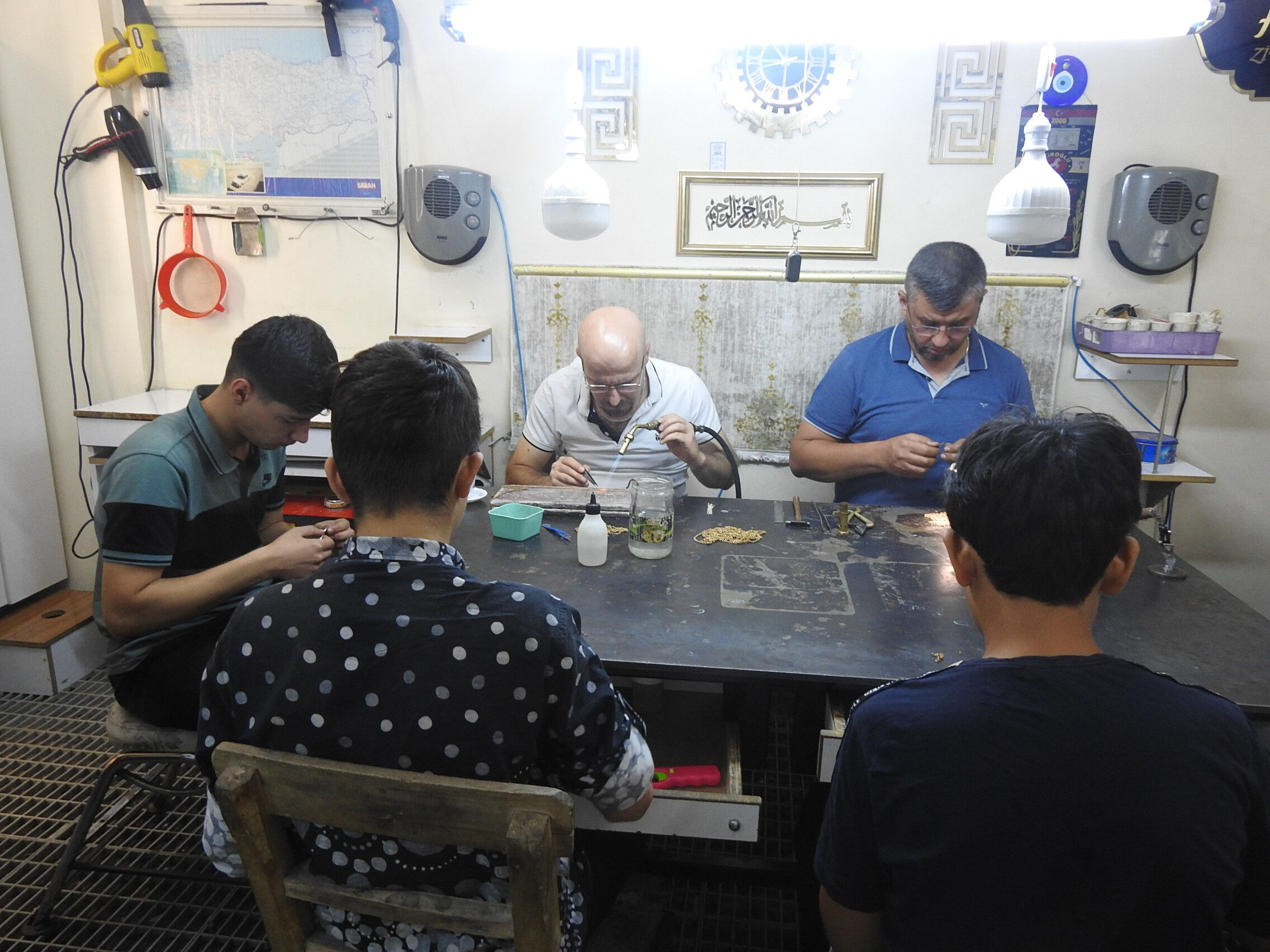 Maaş ve sigorta devletten! En pahalı zanaatın ustalığını &ouml;ğreniyorlar - 2. Resim