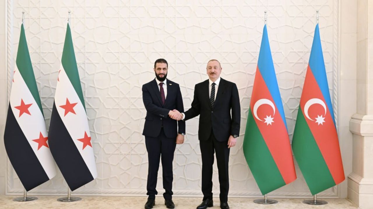 Suriye Cumhurbaşkanı Şara Bakü’de! Suriye'nin doğal gazını Azerbaycan verecek Suriye Cumhurbaşkanı Şara Bakü’de! Suriye'nin doğal gazını Azerbaycan verecek