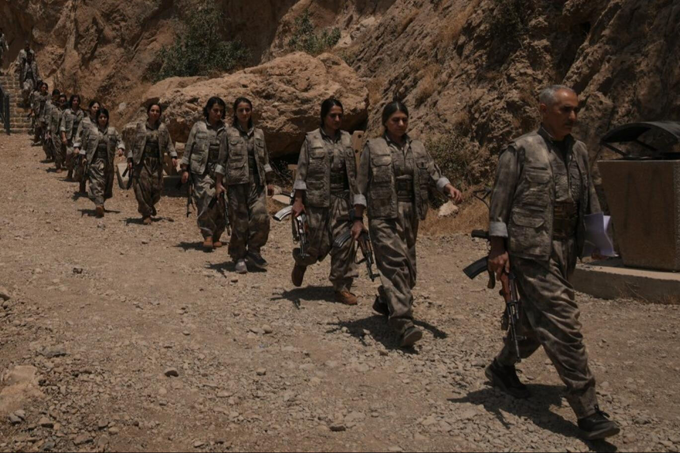 Terör örgütü PKK silahlarını yaktı, bölge halkı ne düşünüyor? 