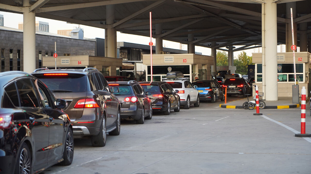 Türkiye'ye akın ettiler! Kapıkule Sınır Kapısı'ndan rekor giriş - 2. Resim
