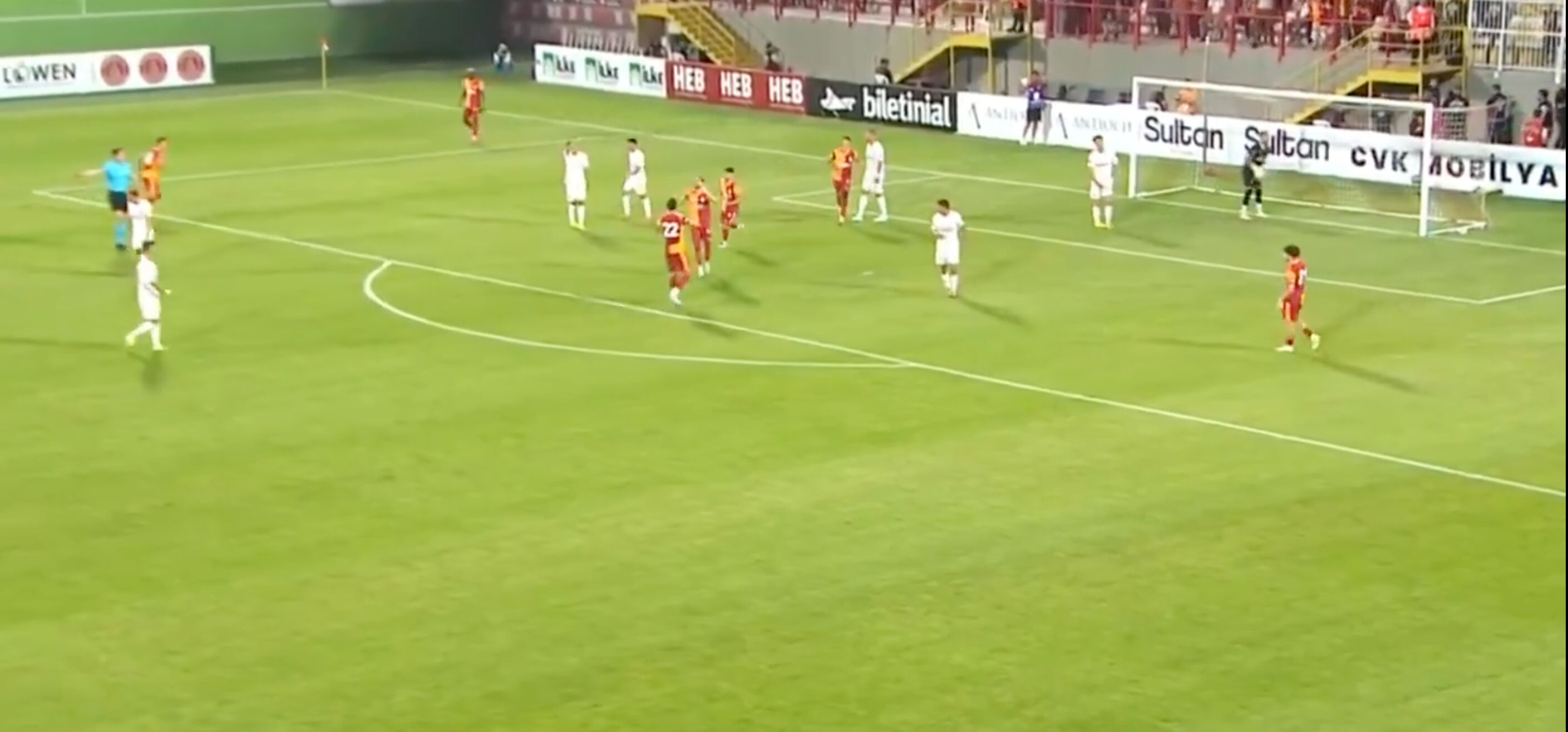 Ümraniyespor-Galatasaray hazırlık maçını kim yendi, kaç kaç bitti? İşte hazırlık maçının sonucu - 2. Resim